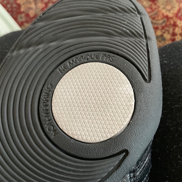 NIKE Black NE MARQUE PAS Non Marking Aerobic Dance Cheer Women Shoes Sz 7.5 - Picture 12 of 12